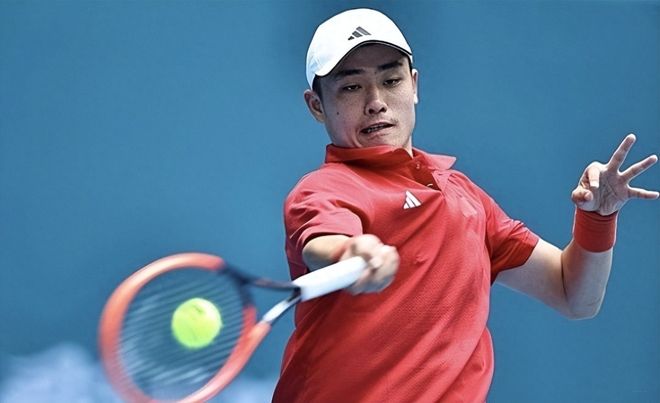 与球迷之间 与球迷之间